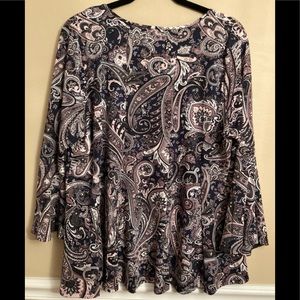 NWOT cocomo woman’s beautiful blouse